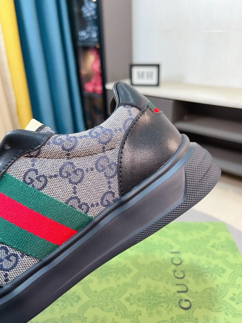 Men's shoes 💰400🌹🌹GUCCI [Gucci] New high-end brand of men's shoes, the latest fashionable casual men's shoes, trendy and versatile style, relaxed and sporty style, uppers imported from Italy, first-layer cowhide, genuine leather lining and ultra-fine workmanship. Original personalized fashionable rubber wear-resistant outsole, light and comfortable on the foot, size 38-44